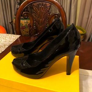 Fendi patent leather heels size 38